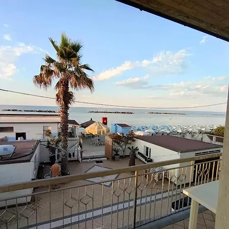 Spacious With Sea View In + Bbq Apartment